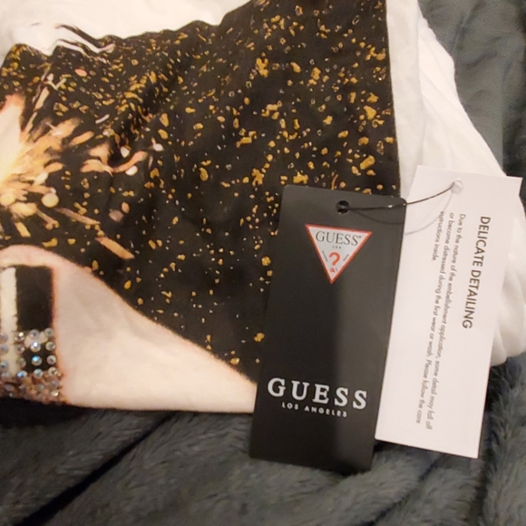NWT Guess graphic tee - Picture 2 of 2